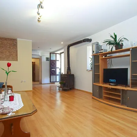 House 2046 Valtura