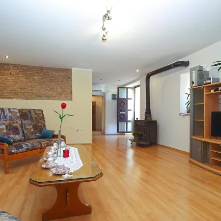 House 2046 Valtura